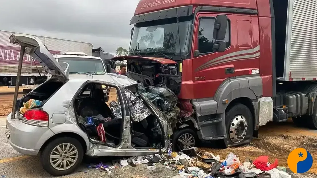 Família destruída: corpos serão sepultados após colisão entre carro e carreta na BR-251