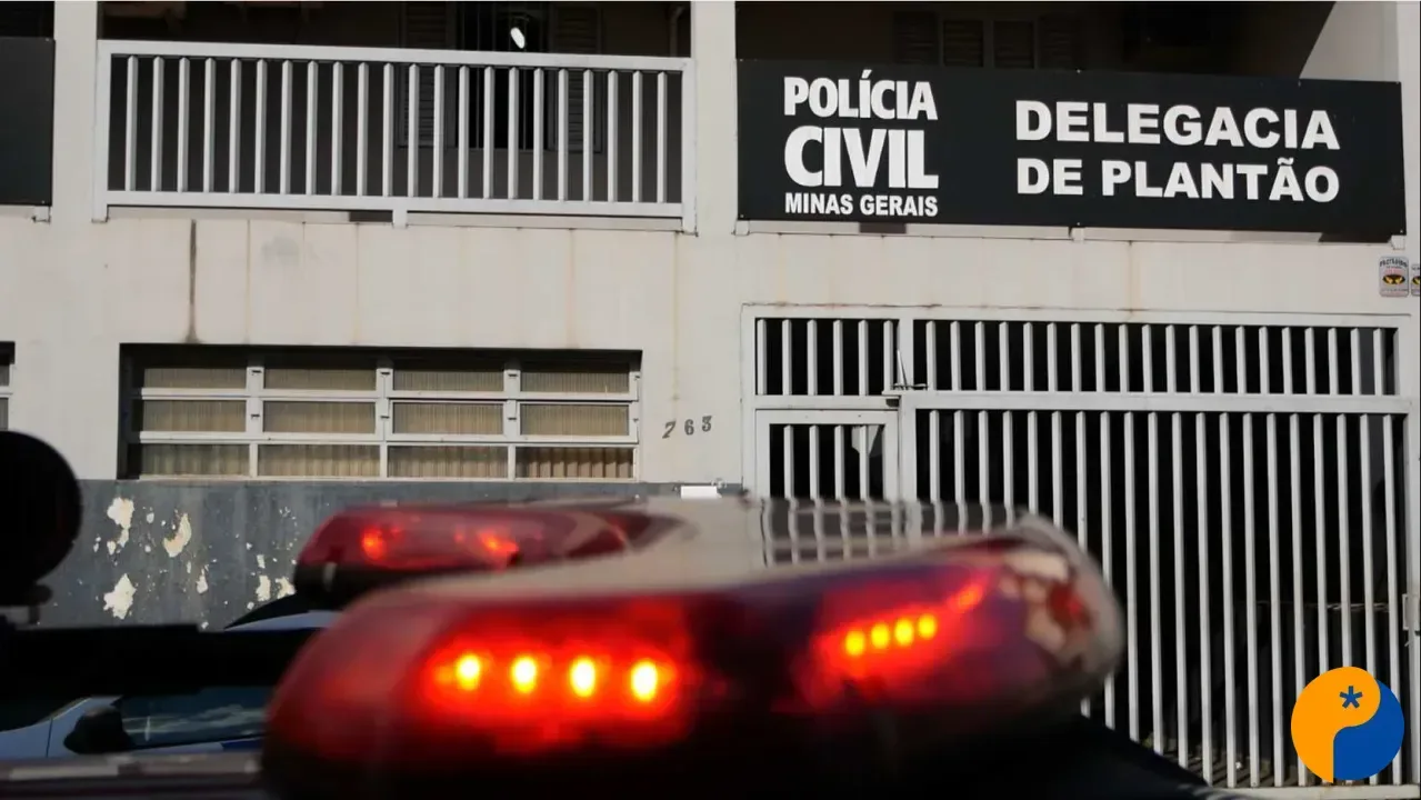 Jovem denuncia ex-sogro por envio de conteúdos sexuais e ofensas em aplicativos de mensagens 