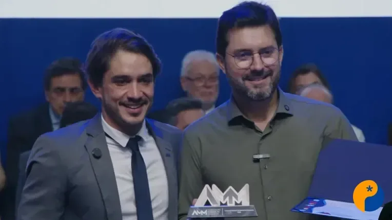 Falcão é homenageado na abertura do Congresso Mineiro de Municípios