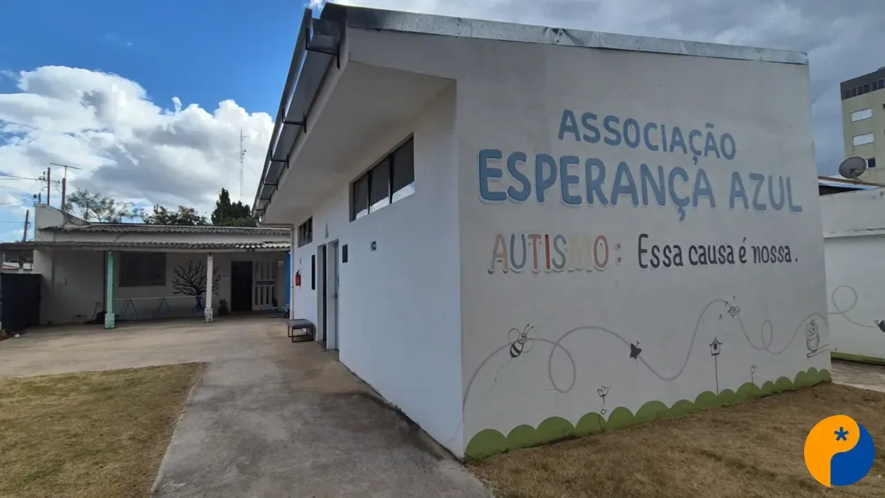 Associação Esperança Azul pede destinação do Imposto de Renda para manter atendimentos a crianças com autismo em Patos de Minas