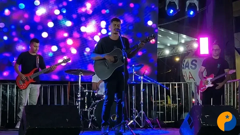 Segundo dia de Fenapraça 2026 reúne fé, música e famílias em noite gospel com Agnus Dei