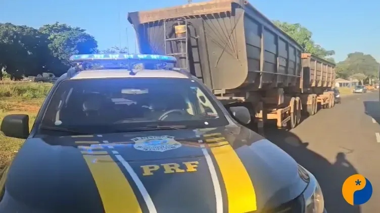 PRF recupera carreta e carga roubada após perseguição na BR-365