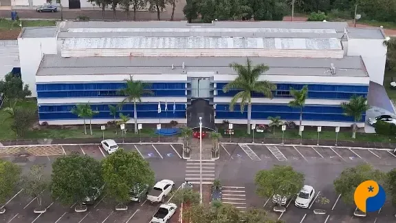 Auditoria aponta suspeitas de nepotismo e conflitos de interesse em contratos da Saúde de Patos de Minas
