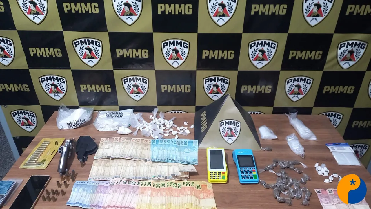 Três suspeitos são presos por tráfico de drogas e arma de fogo é apreendida