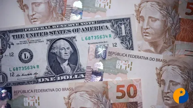 Dólar recua ante o real com Oriente Médio no radar