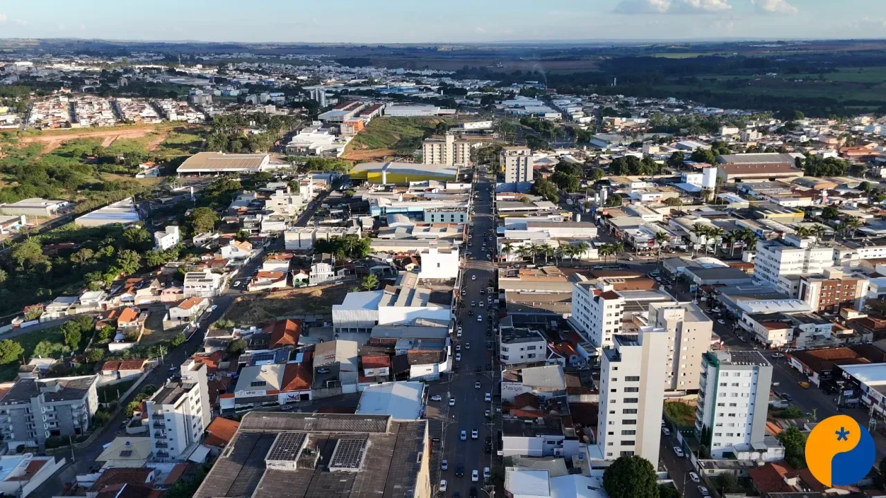 Jogo do Brasil altera horário de funcionamento do comércio e serviços em Patos de Minas 