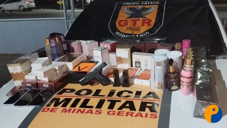 Polícia Militar Rodoviária prende homem armado e apreende mercadorias estrangeiras na BR-146
