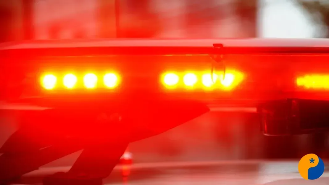 Roubo à mercearia termina com irmãos presos e apreensão de drogas e moto furtada em Patos de Minas