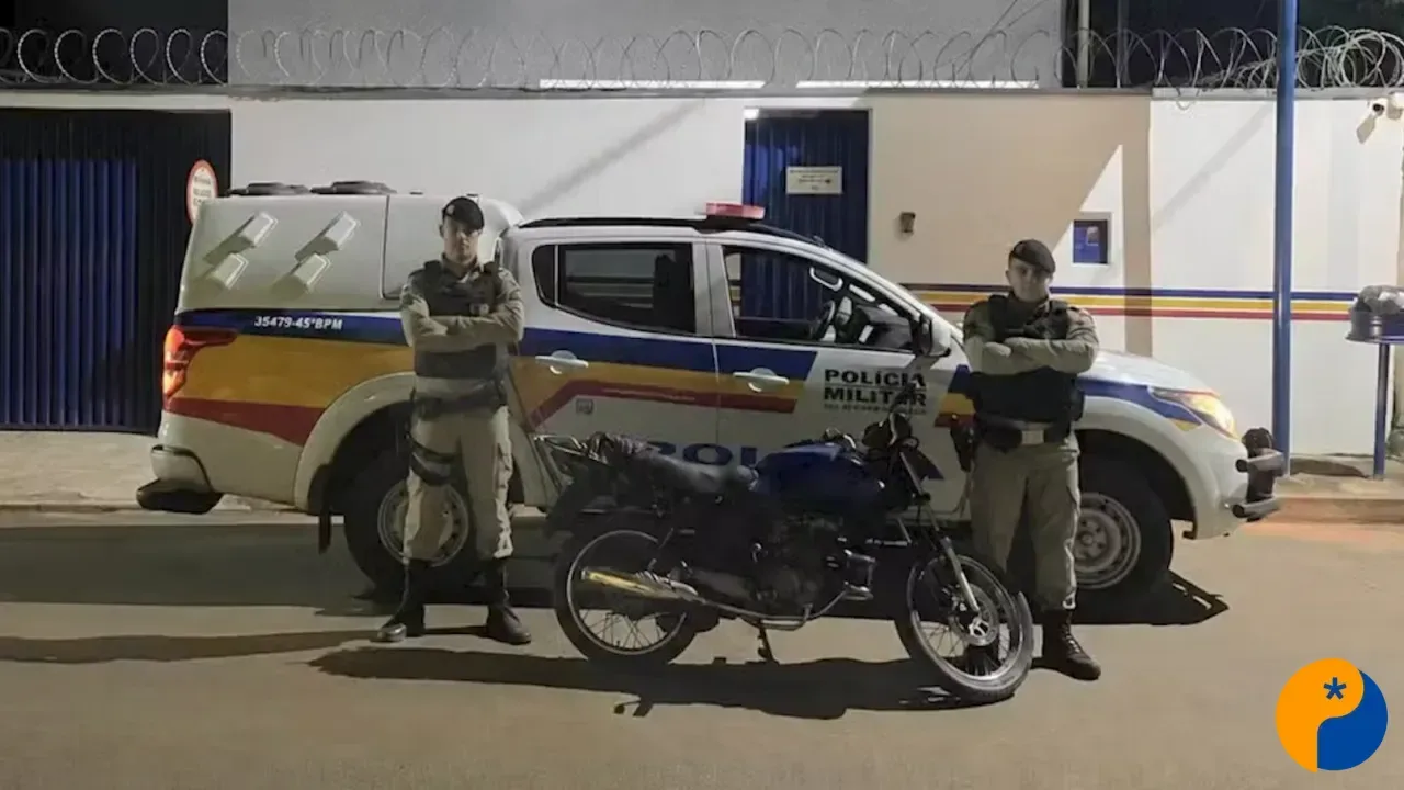 Jovem abandona moto e foge para mata após ser flagrado fazendo “grau” em João Pinheiro