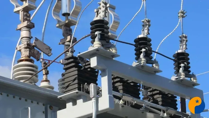 Acidentes com a rede elétrica acendem alerta para cuidados dentro e fora de casa