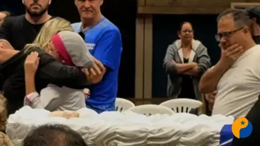 Velório de Odelmo Leão é aberto ao público e reúne milhares de pessoas em Uberlândia