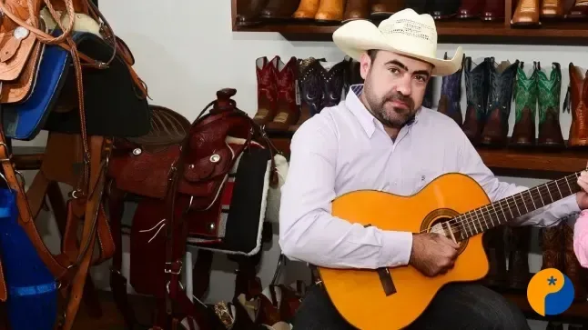 Paulo, da dupla Paulo e Dênio, sofre AVC durante apresentação e família faz campanha para custear recuperação