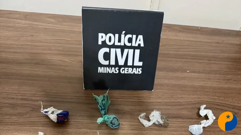 Polícia Civil apreende 26 buchas de maconha durante investigação em Araxá