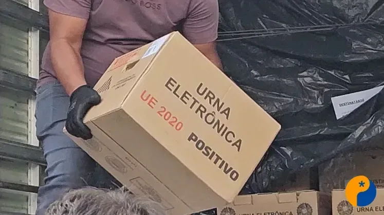 486 urnas eletrônicas para as eleições de 2026 chegam a Patos de Minas