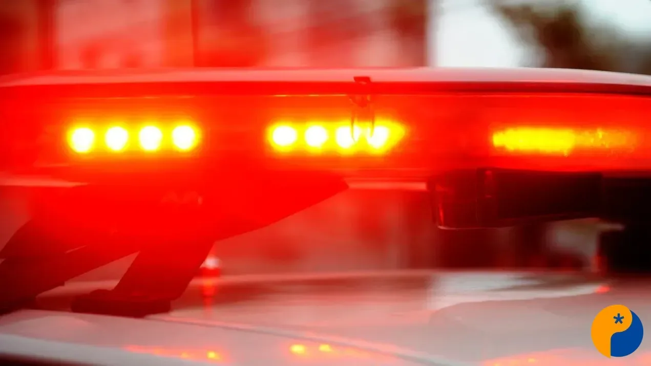 Adolescente é agredida com capacete por colega e mãe dela perto de escola em Patos de Minas 