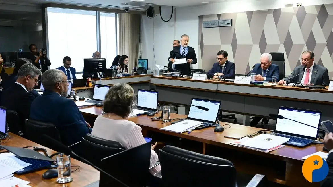 CCJ do Senado aprova PEC que acaba com escala 6x1 e reduz jornada para 40 horas semanais