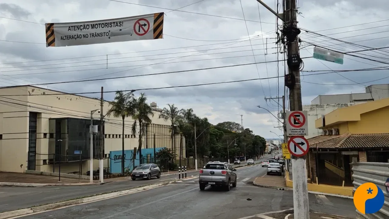 Seis ruas do bairro Caiçaras passam a ter novos sentidos de circulação em Patos de Minas