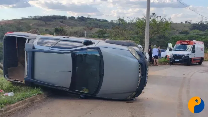 Caminhonete capota após batida e duas motoristas ficam feridas no Distrito Industrial III 