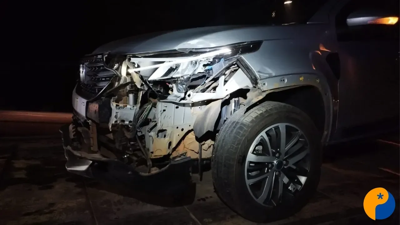 Manobra no acostamento termina em colisão entre dois veículos na BR-365, em Patrocínio 