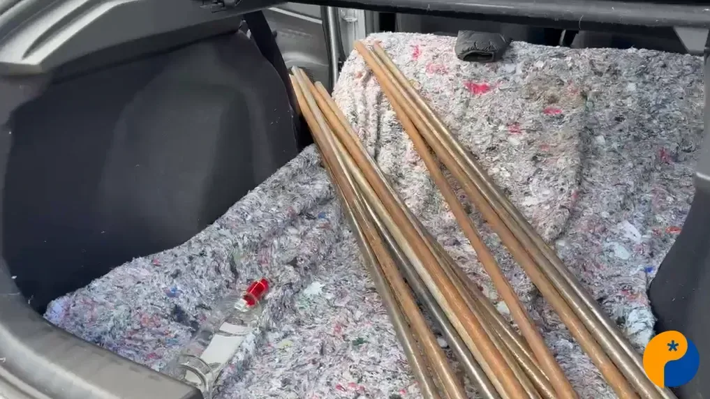PRF apreende 52 barras de ferro em carro com torcedores do Santos a caminho de BH 