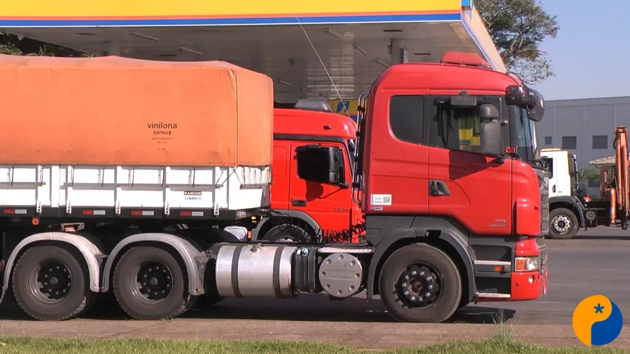 Subsídio de R$ 2,12 ao diesel deve ser mantido por 30 dias