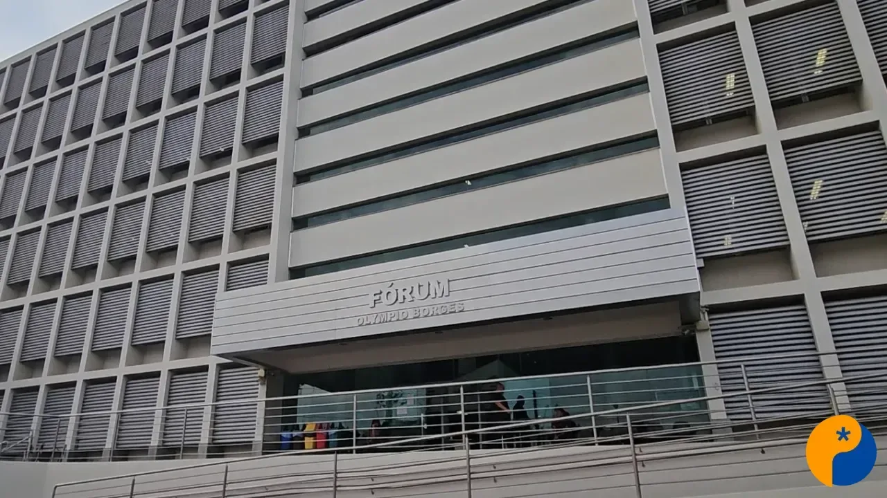 Homem é denunciado por tentativa de homicídio após disparar cinco vezes contra vítima em Patos de Minas