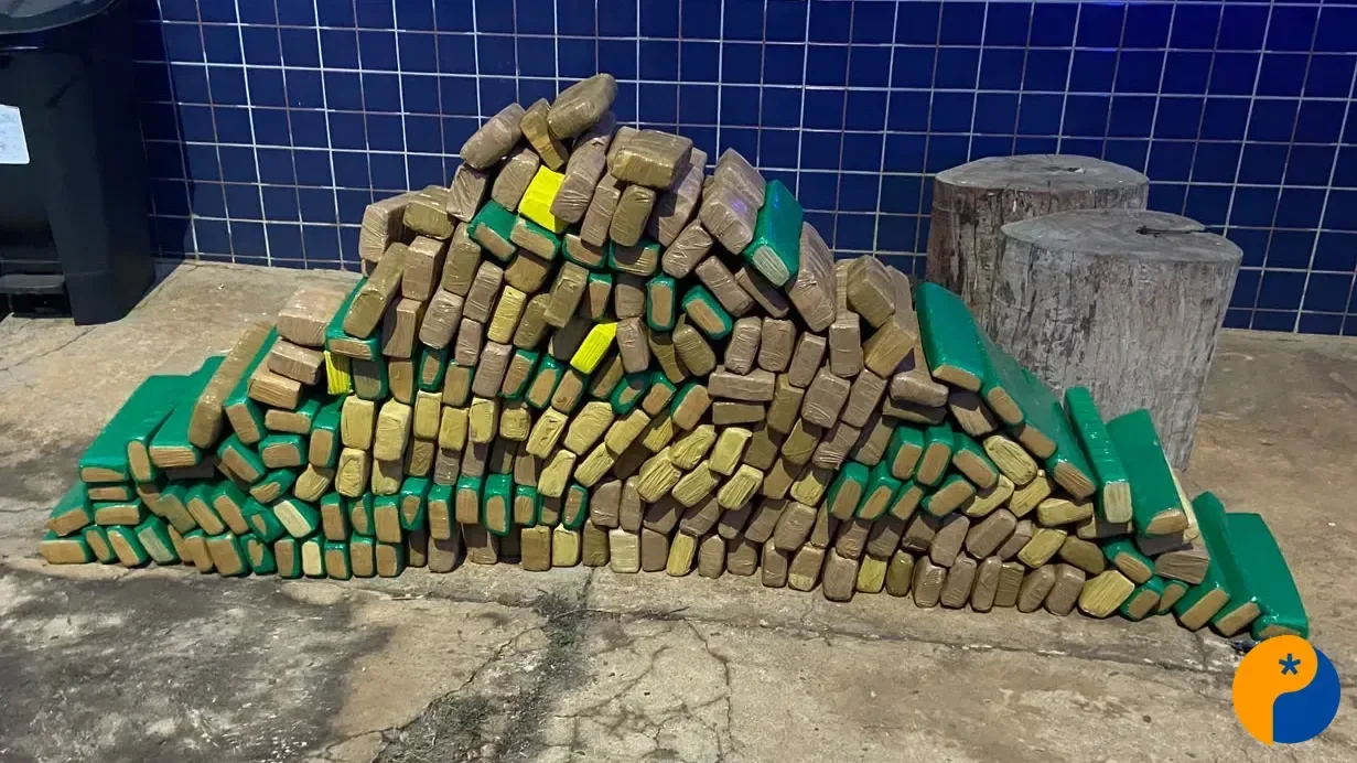 PRF apreende 194 kg de maconha após perseguição na BR-365, em Patos de Minas na BR-365, em Patos de Minas