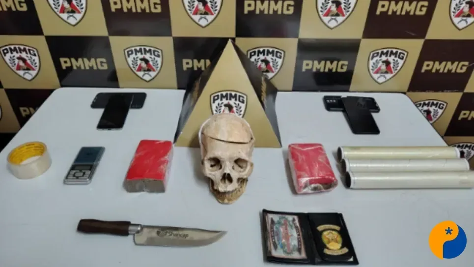 Polícia Militar prende homem com drogas e possível crânio humano em Coromandel 