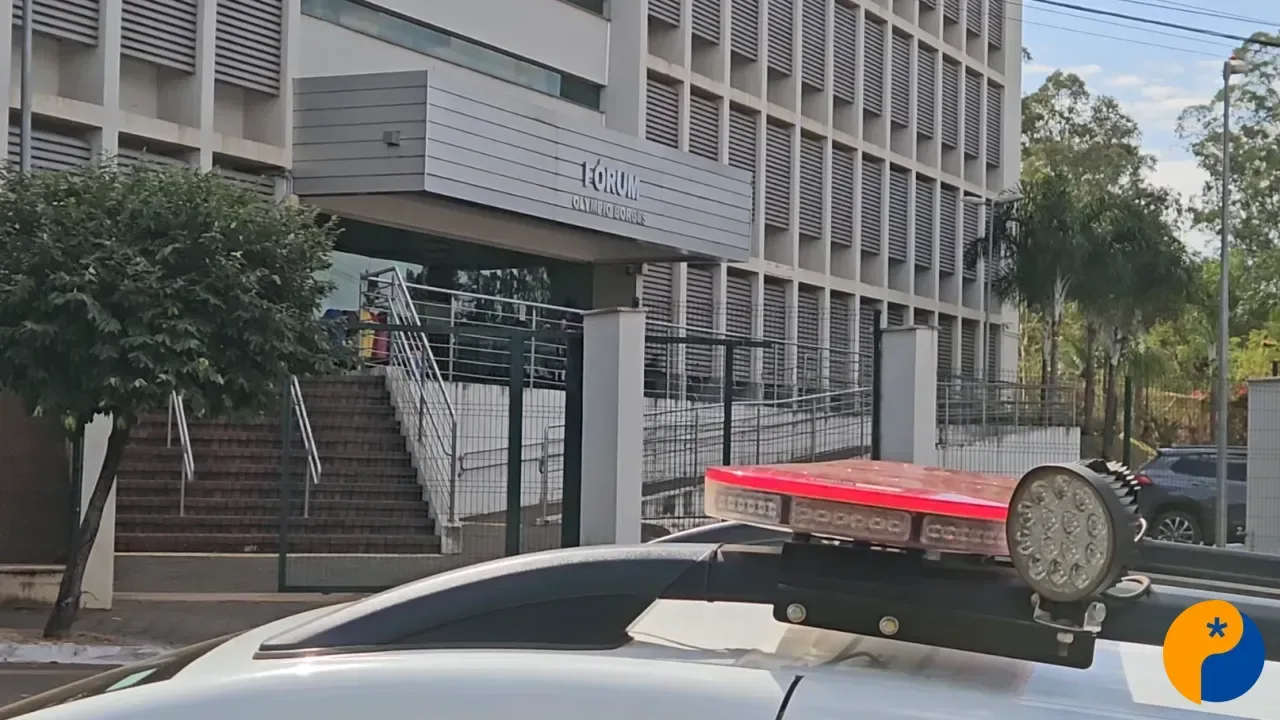Mulher acusada de tentar matar anfitriã a facadas vai a julgamento nesta quinta em Patos de Minas 