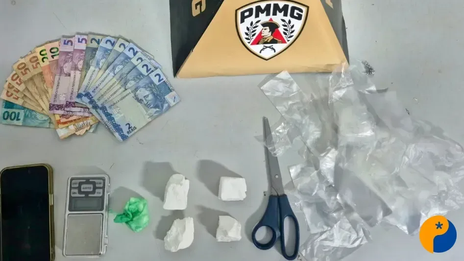 Homem é preso com cinco pedras grandes de cocaína após abordagem policial em Patos de Minas
