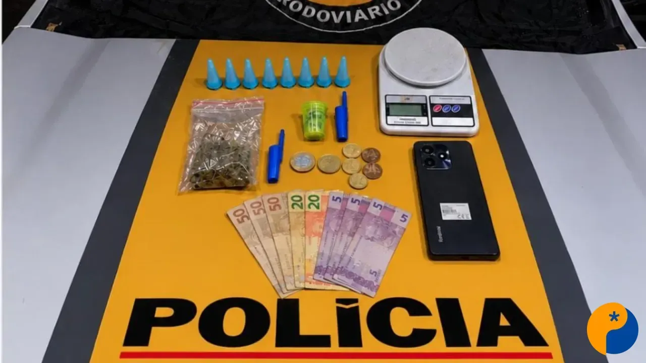Homem é preso em flagrante com e maconha, cocaína em ônibus na BR-146, em Patos de 