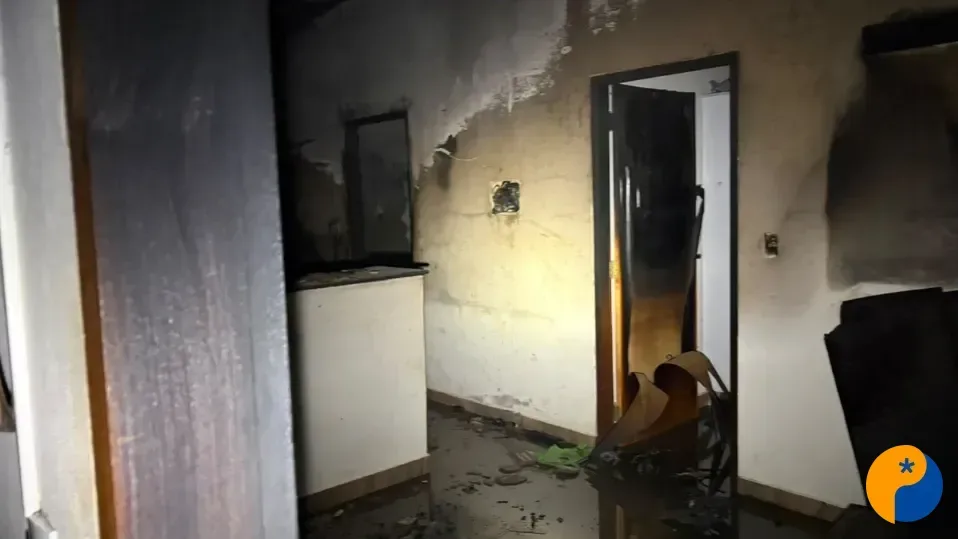 Incêndio atinge residência em Presidente Olegário e mobiliza Corpo de Bombeiros