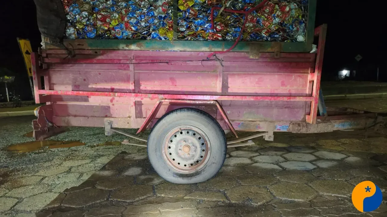Carretinha com chassi adulterado é apreendida durante operação na LMG-638, em Unaí